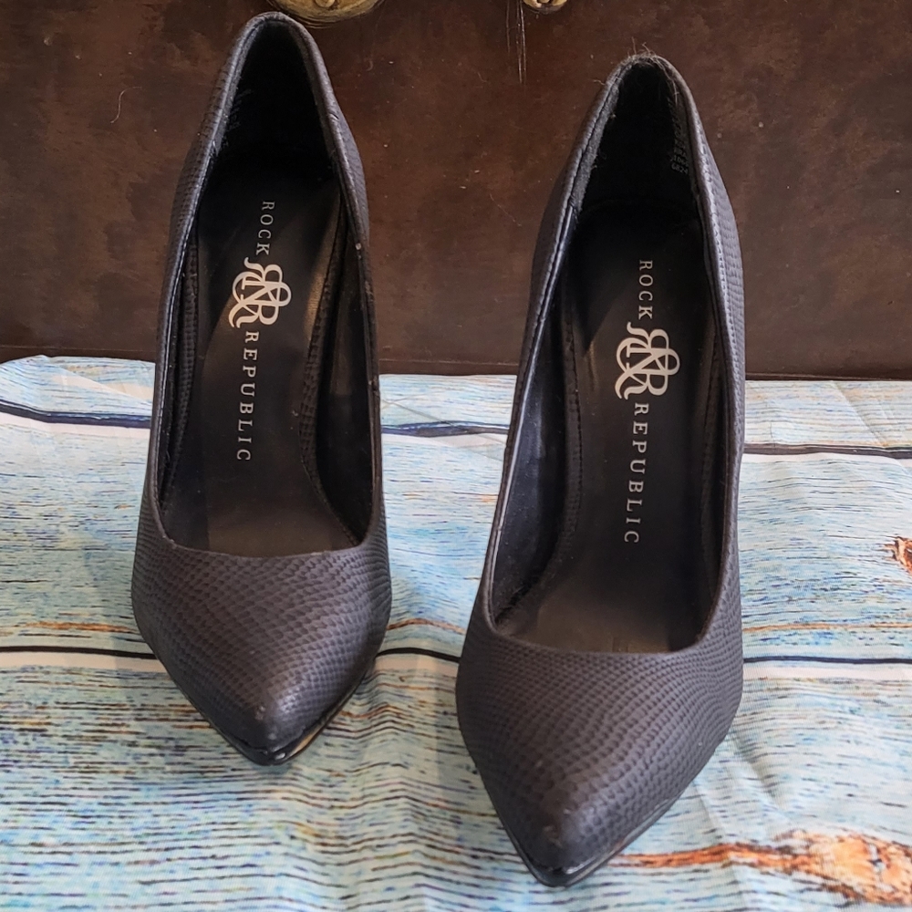☆ ROCK & REPUBLIC Black Snakeskin Ebossed Stilletto High Heel Sz 6
